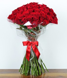 Buquê de 100 rosas vermelhas