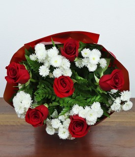 Buquê de 6 rosas importadas vermelhas